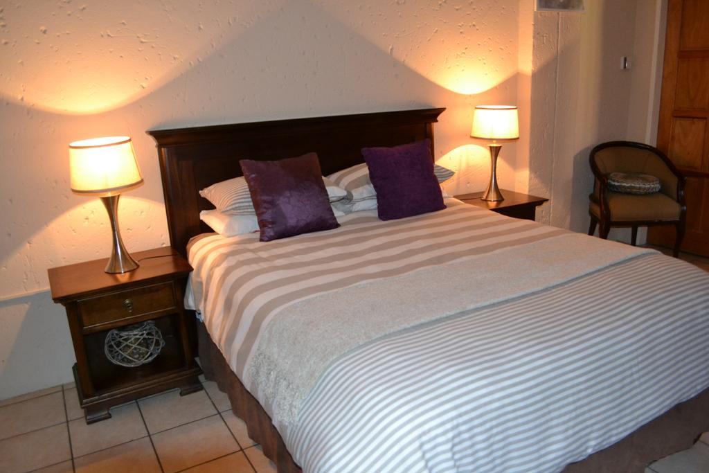 Safari Gardens Guesthouse Rustenburg Luaran gambar